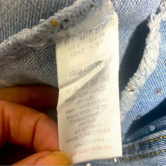 Pretty Little Thing Light Wash Diamante Denim Jacket - Picture 8 of 8